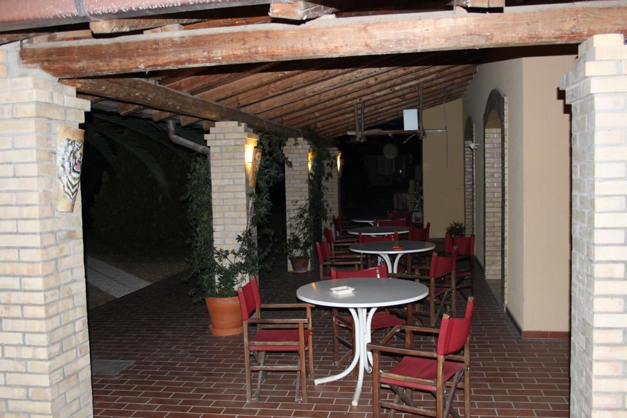 Gasthaus Country-House Pecora Nera Mosciano SantʼAngelo Exterior foto
